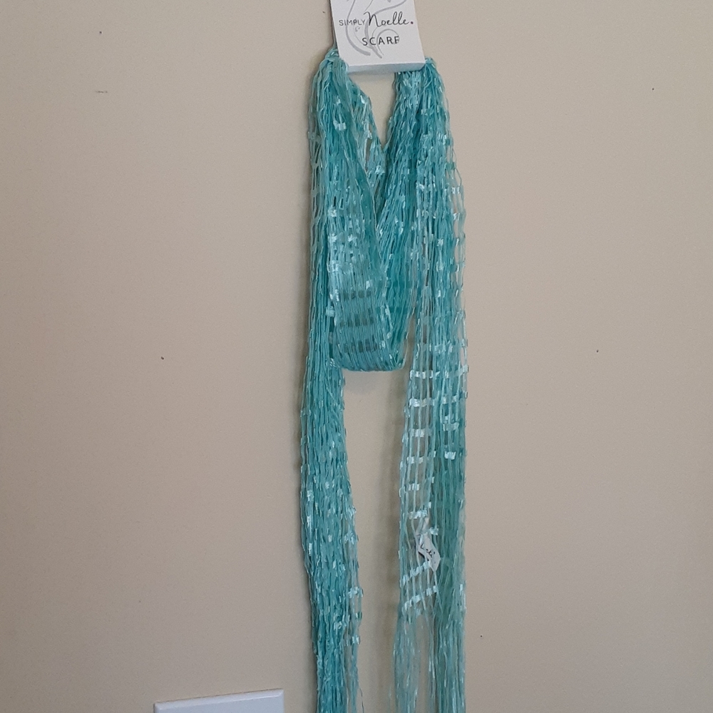 Simply Noelle scarf